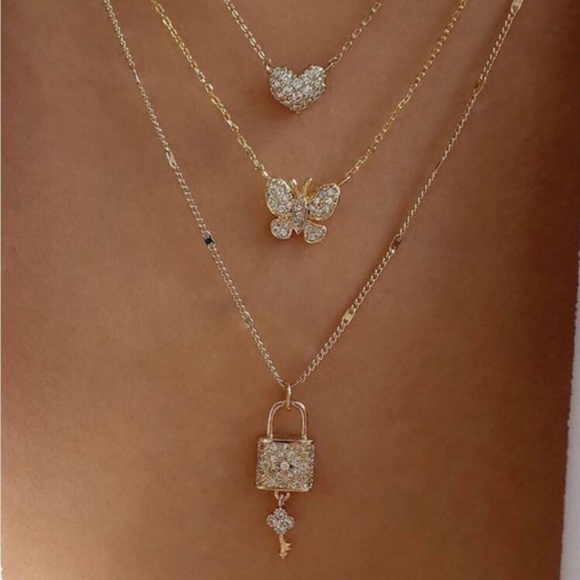 Gold 1pc Heart Lock Rhinestone Layered Necklace - Picture 1 of 2